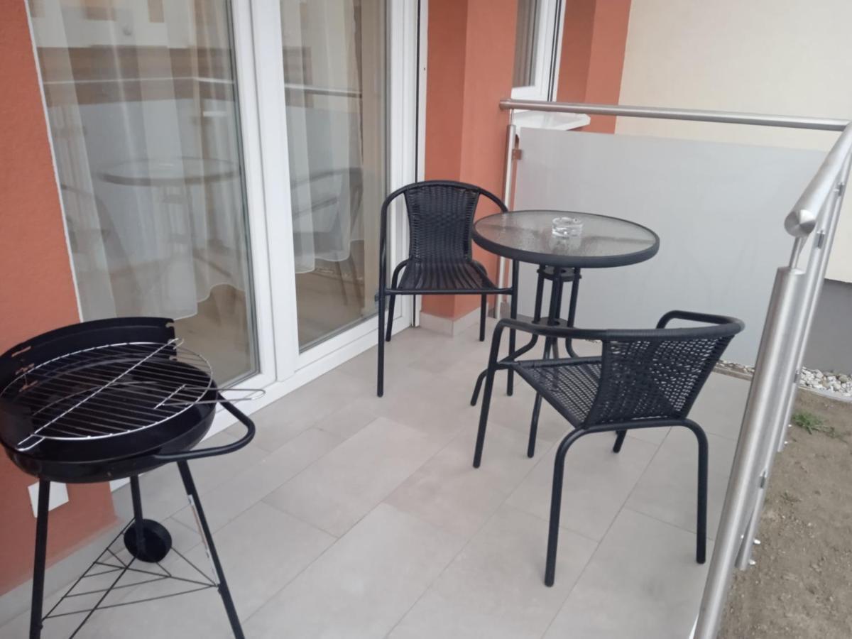 Verebes apartman Gyor Bagian luar foto