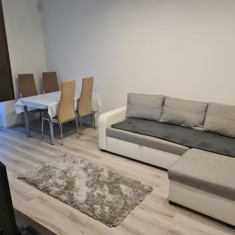 Verebes apartman Gyor Bagian luar foto